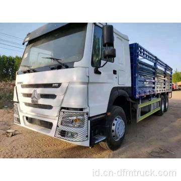 Truk Kargo Howo Sinotruck 6x4 bekas